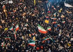 Ərdəbildə minlərlə insan ayağa qalxdı