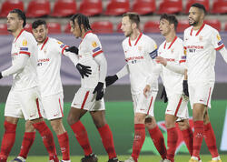 İspaniya nəhəngi baş məşqçisini QOVDU