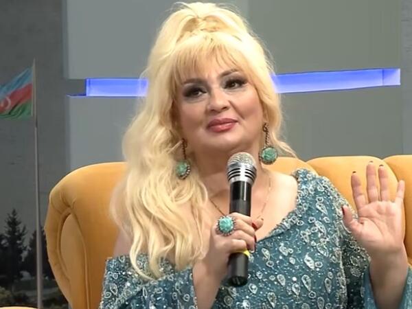 "Özlərini "böyük xanəndə" adlandırmasınlar"