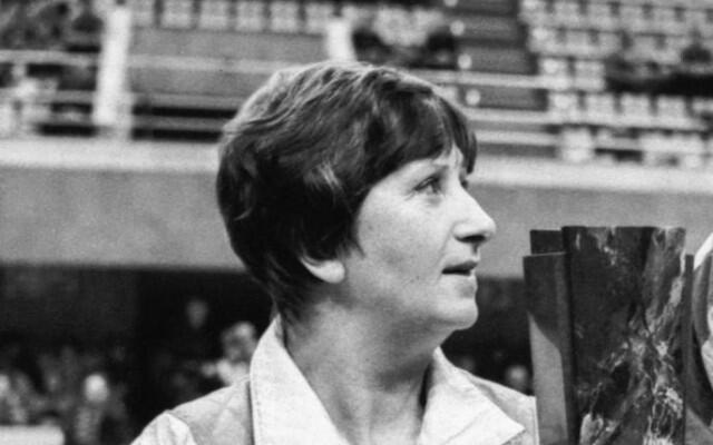 Roza Salihova vəfat edib