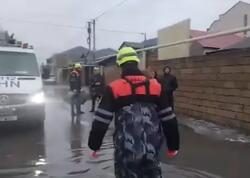 Bakının bəzi fərdi yaşayış evlərinin həyətyanı sahələrini su basdı - <span class="color_red">VİDEO</span>