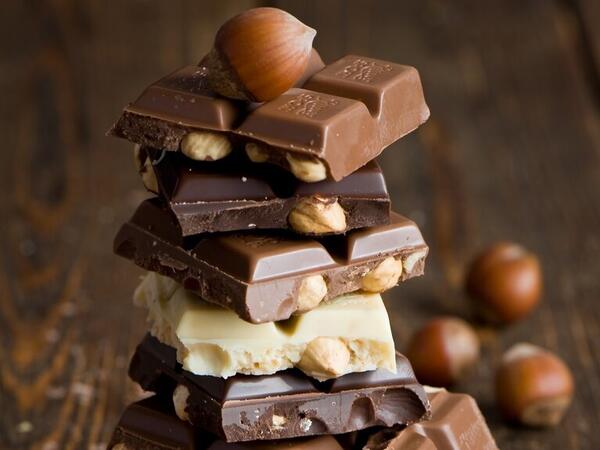 Şokolad sızanaq yaradır?