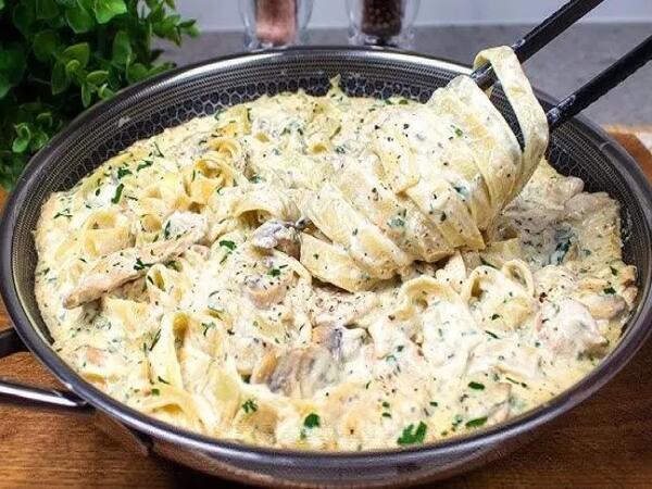 Kremli toyuqlu makaron - <span class="color_red">RESEPT</span>