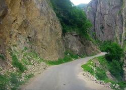 Bu yolda uçqun baş verdi - Hərəkət dayandırıldı