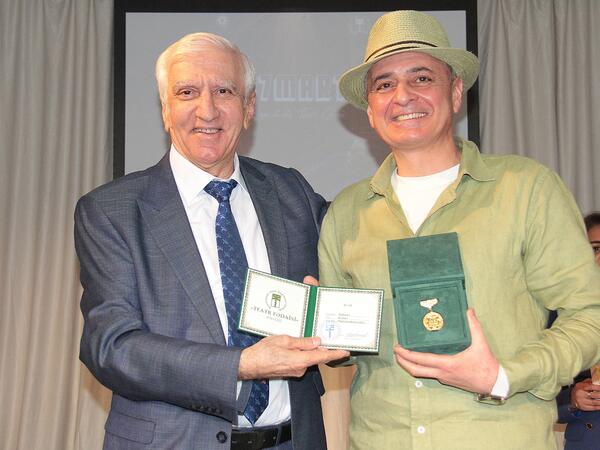 Elman Rəfiyev “Teatr fədaisi” mükafatına layiq görüldü - <span class="color_red">FOTO</span>
