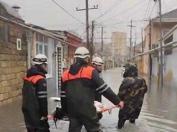 Su basmış ərazilərdən 20-si azyaşlı olmaqla 84 nəfər təxliyə edilib