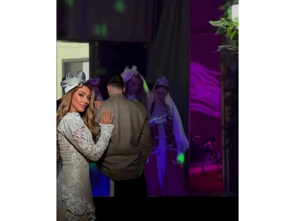 Azərbaycanlı müğənni hər kəsdən gizlin özünə dəbdəbəli TOY ETDİ - <span class="color_red">VİDEO</span>