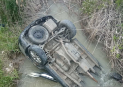 Avtomobil kanala düşdü, xəsarət alan var