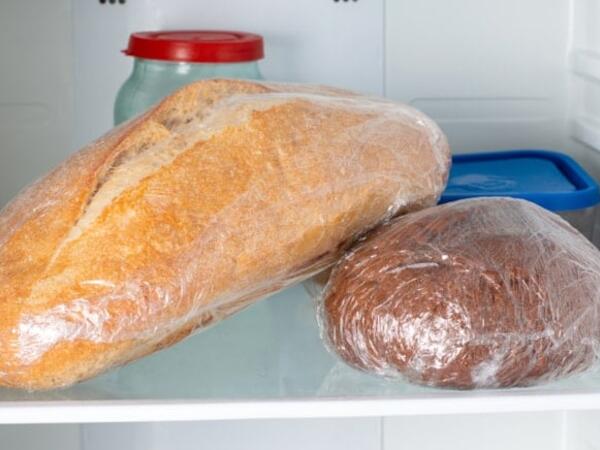 Çörəyi soyuducuya qoyanların nəzərinə: Böyük səhv edirsiniz