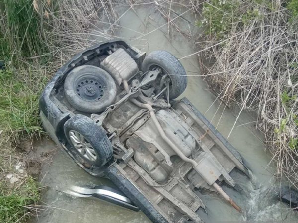 Avtomobil kanala düşdü, xəsarət alan var