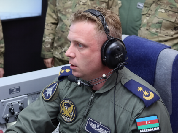 Həlakından bir ay əvvəl - Şəhid pilotumuzun ürəkdağlayan FOTOsu