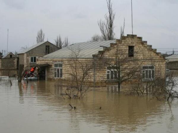 Güclü yağışların vurduğu zərəri kim ÖDƏYƏCƏK?