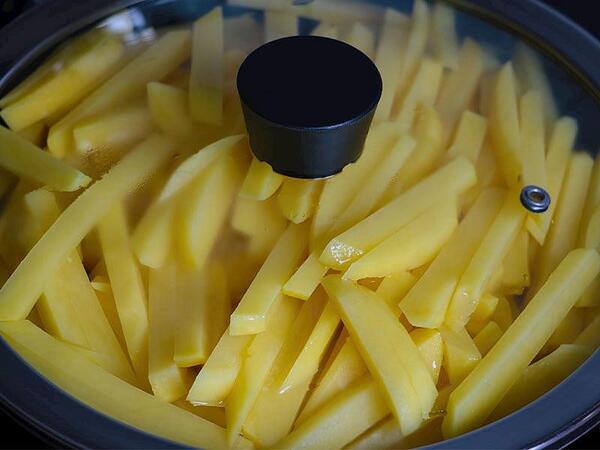 Kartof qızardarkən qazanın qapağı bağlanmalıdır?