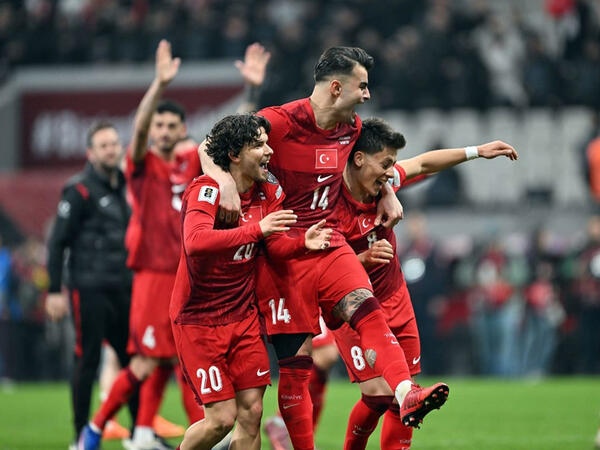 Türkiyə millisi tarixi uğura görə miyonlar qazandı