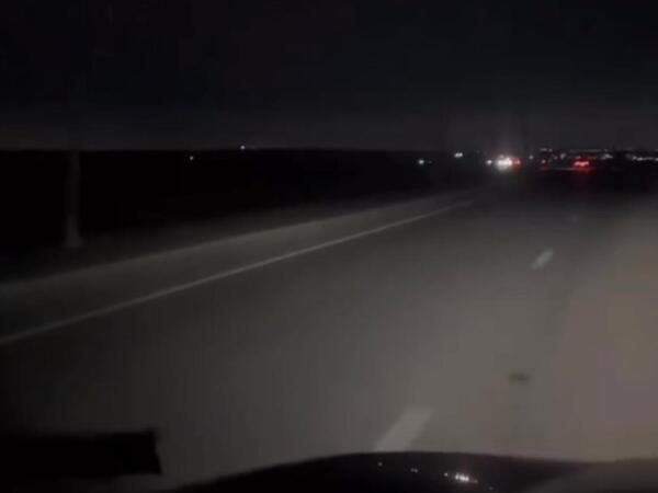 Bu yol günlərdir İŞIQLANDIRILMIR - Qəza ehtimalı yüksəkdir