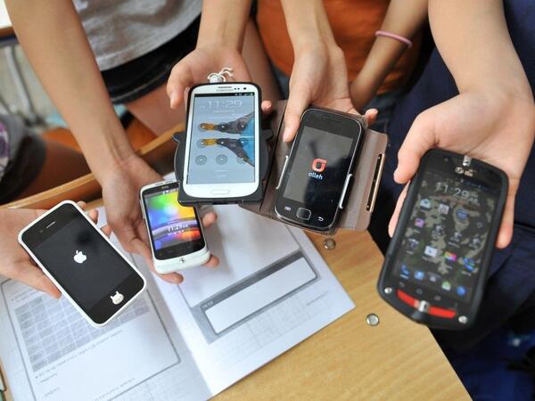 Bu halda şagirdlər məktəbə telefon gətirə bilər