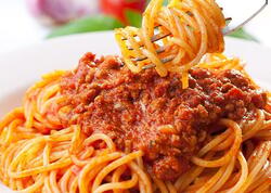 Qiyməli makaron sousu necə hazırlanır?