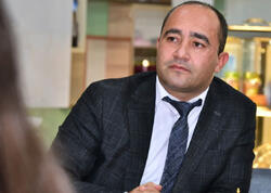 Deputat pəncərədən tullanıb qaçıb...