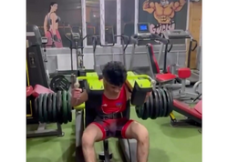 56 kilo uşaq 170 kq qaldırdı - <span class="color_red">VİDEO</span>