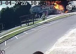 Təyyarə restorana çırpıldı: 4 nəfər həlak oldu - <span class="color_red">VİDEO</span>