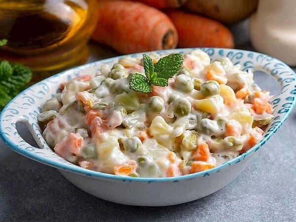 Makaron salatında mayonezi nə ilə əvəz etmək olar?