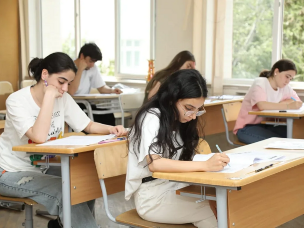 Doqquzuncu sinif şagirdlərinin DİQQƏTİNƏ