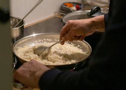 Qadın yediyi yeməkdən öldü