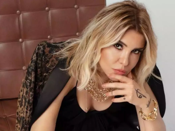 Gülben Ergen ifadə verəcək - Evinə polis gəldi - <span class="color_red">FOTO</span>