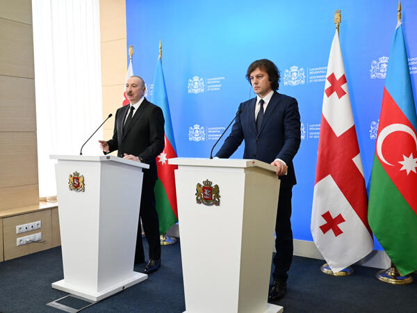 Prezidenti: Nəqliyyat dəhlizlərinin genişləndirilməsi istiqamətində işlər aparılır