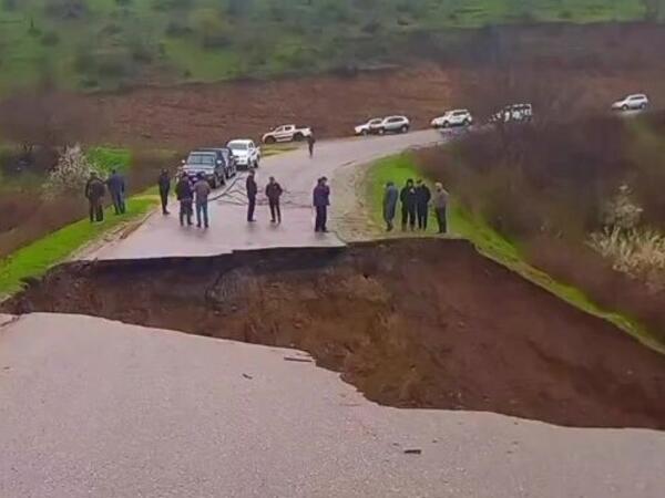 Qusarda yol ikiyə bölündü - <span class="color_red">VİDEO</span>