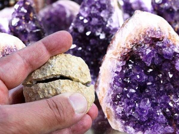 Onun üzünə belə baxmırlar - Kim tapırsa, milyonçu olur - <span class="color_red">FOTO</span>