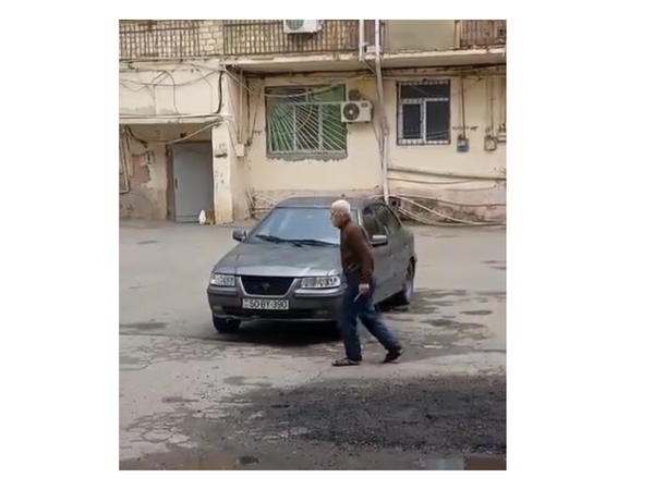 Uşaqlara bıçaqla hücum edən yaşlı kişi KİMDİR? - <span class="color_red">VİDEO</span>