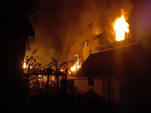 Rusiya Odessada yaşayış binasını vurdu: <span class="color_red">3 ölü, 10 yaralı</span>