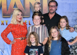 Aktrisa yeddi uşaqla ağır qəzaya düşdü