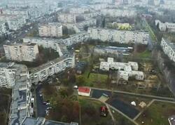 10 min insan bir dam altında yaşayır: Bir ucundan digərinə getmək 1 saat çəkir