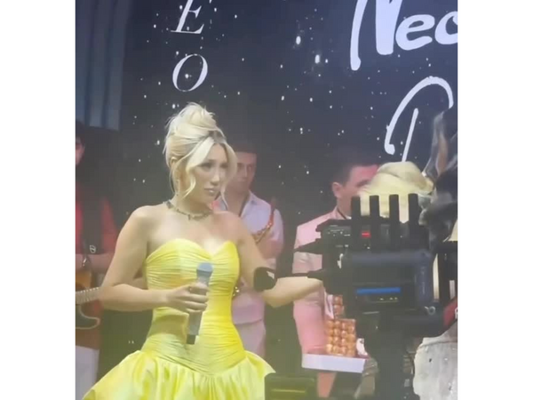 Brilliant üzük yerinə, Röyanı İSTƏDİ - <span class="color_red">VİDEO</span>