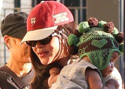 Rihanna qızı ilə Paris küçələrində - <span class="color_red">FOTO</span>