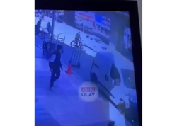 Film seti kimi CİNAYƏT: Kuryeri 1 km maşının üstündə apardı - <span class="color_red">VİDEO</span>