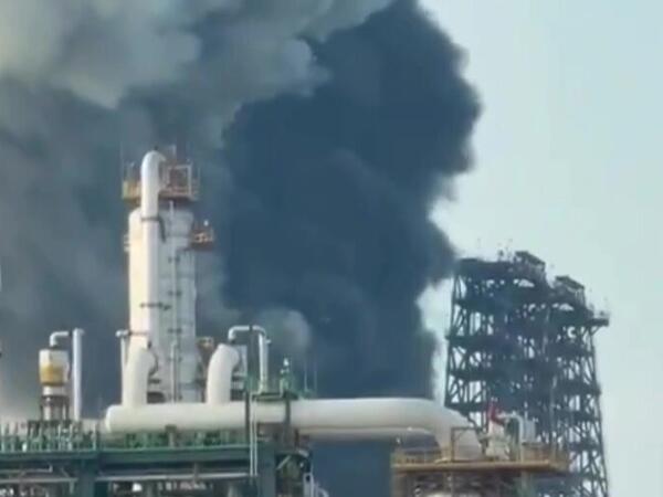 Meksikada neft zavodunda güclü YANĞIN - <span class="color_red">VİDEO</span>