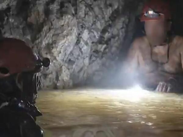 13 gün sonra 300 metr dərinlikdən sağ çıxarıldı