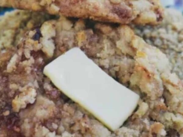 Bir dilim qızardılmış çörəklə başladı: İndi qapısında növbədir