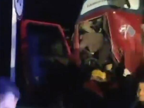 Sumqayıtda ağır QƏZA: Sürücü avtomobildə sıxılı vəziyyətdə qaldı - <span class="color_red">VİDEO</span>