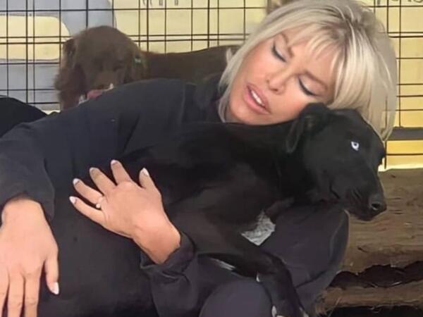 Məşhur türk müğənni itləri üçün VİLLA TİKDİRDİ - <span class="color_red">FOTOlar</span>