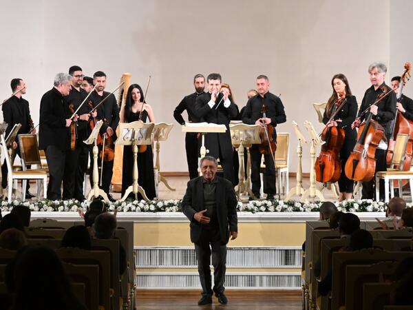 Dövlət Kamera Orkestrinin növbəti konsert proqramı Azərbaycan bəstəkarlarının zəngin və rəngarəng yaradıcılığını əks etdirən əsərlərlə yadda qaldı - <span class="color_red">FOTO</span>