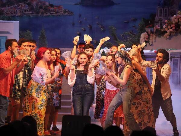 Bakıda yeganə nümayiş: Rəşid Behbudov adına Mahnı Teatrında “Donnanın hekayəsi” müzikli təqdim olunacaq - <span class="color_red">FOTO</span>