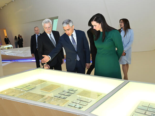 Litvanın Baş naziri İnqa Ruqiniene Heydər Əliyev Mərkəzində olub - <span class="color_red">FOTO</span>