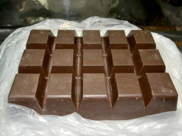 Çəki atmağa kömək edən şəkərsiz ev şokoladı