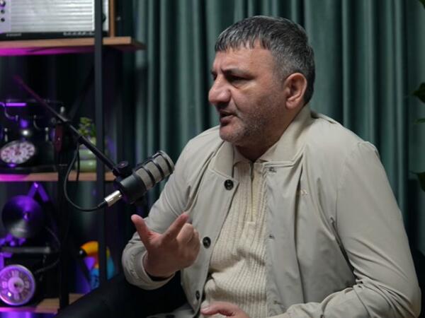 Meyxanaçı Rüfət: "Meyxanaçı kimdən səviyyəsizdir?"