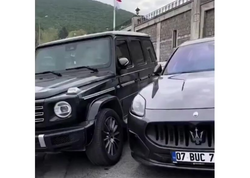 Universitetin dayanacağında tələbələrin ultra lüks AVTOMOBİLLƏRİ - <span class="color_red">VİDEO</span>