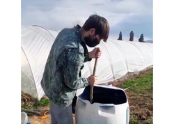 Çiyələyə görün nə qədər dərman VERİLİR - Sosial şəbəkə "çalxalandı" - <span class="color_red">VİDEO</span>